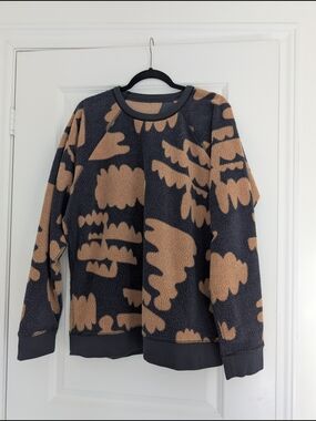 Patagonia Men's Black and Tan Fleece Crewneck Sweatshirt (Reversible!)